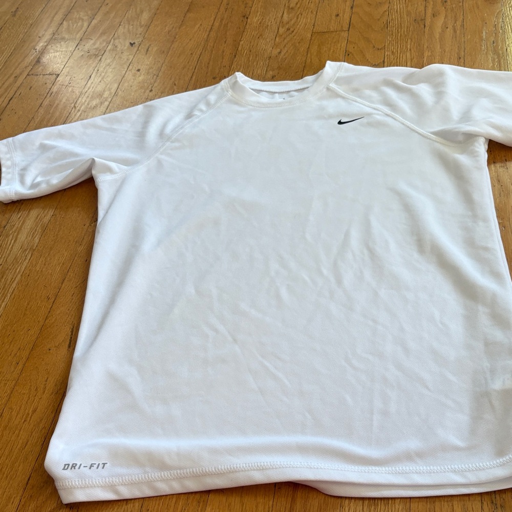 Nike Men's White Short Sleeve Tee
